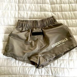 Kids 6/7 FOg essentials shorts